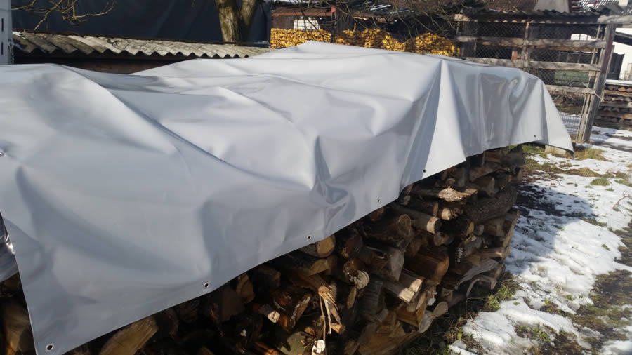 Abdeckplane für Holz, Brennholzschutz mit Metallösen