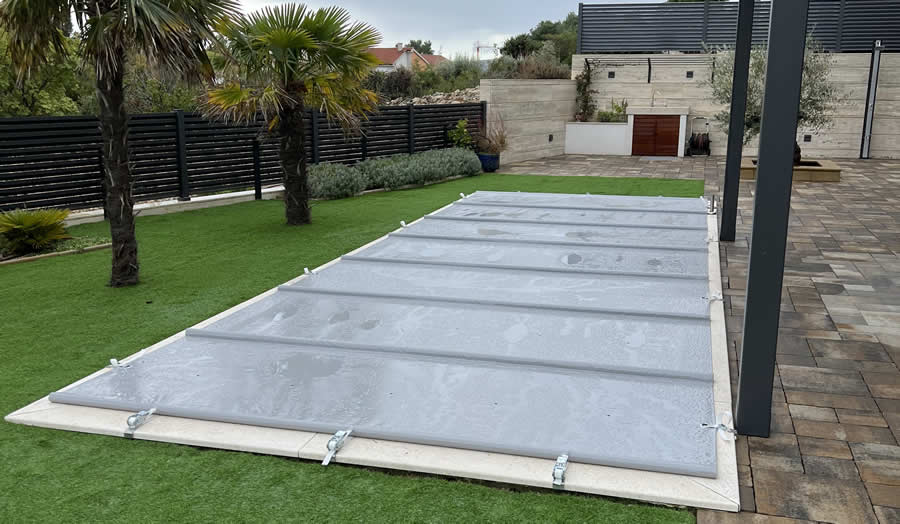 Sigurnosna bazenska cerada s nosačima