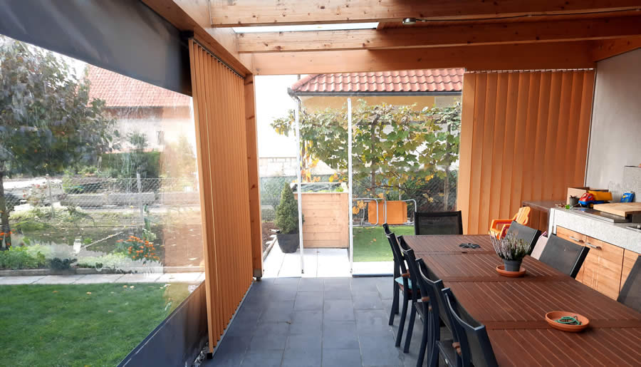 Zatvaranje ljetne kuhinje prozirnom ceradom